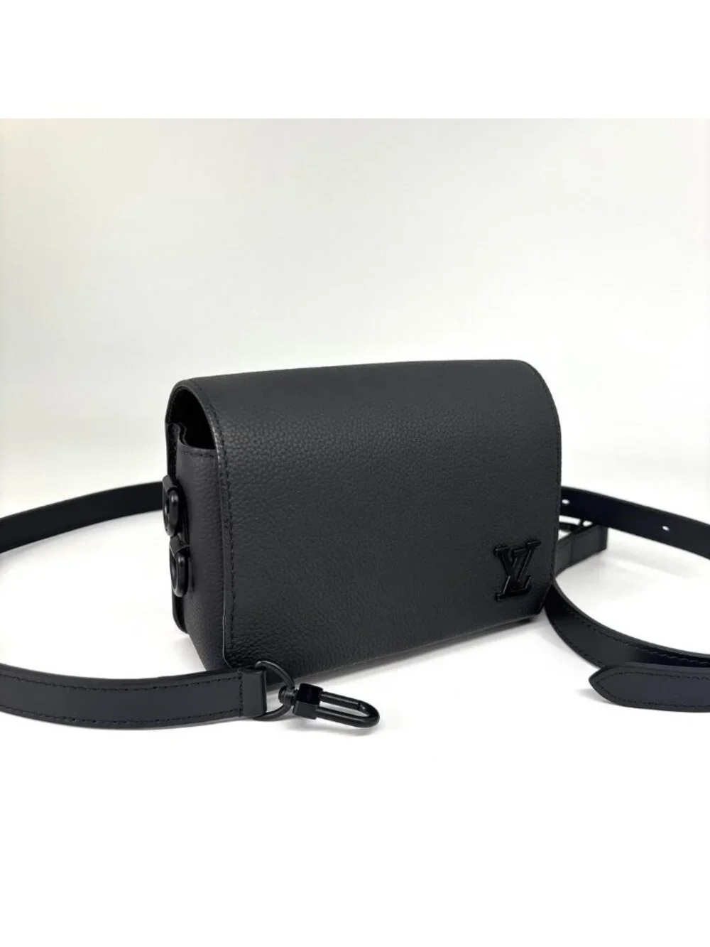 Louis Vuitton LV Aerogram Fast Line Shoulder Bag